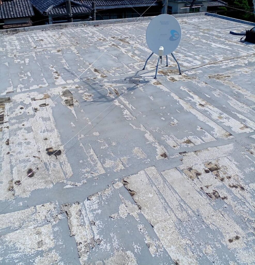 ベランダの防水機能が劣化している